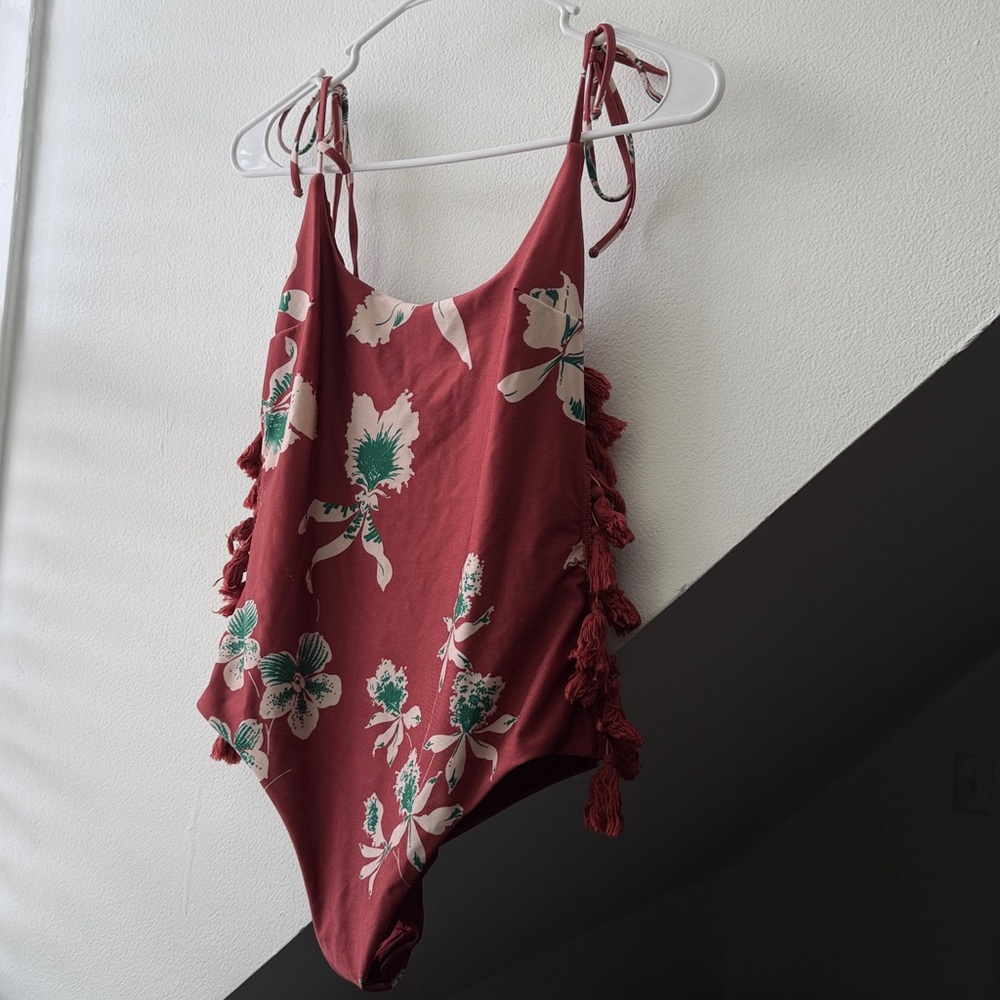 Beautiful one piece with fringe - reversible- made in Italy size L